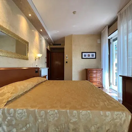 Hotel Regina 3*