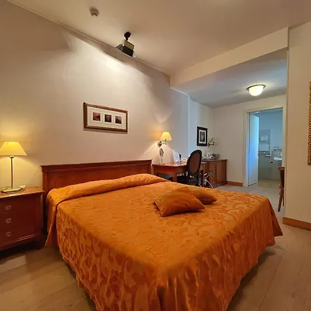Hotel Regina 3*