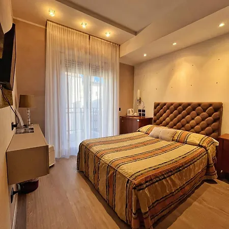 Regina Hotel 3*