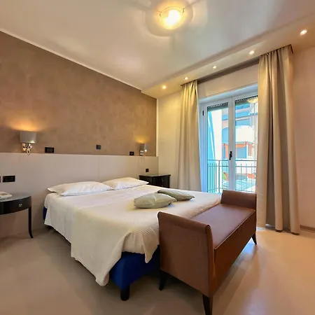 Regina 3*