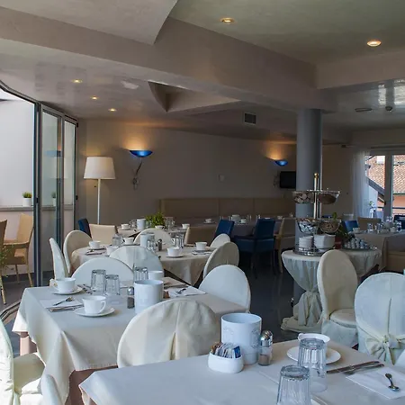 Regina Hotel 3*